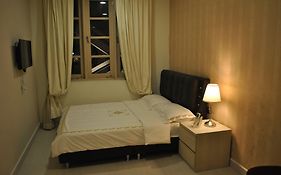 Jayleen Clarke Quay Hotel
